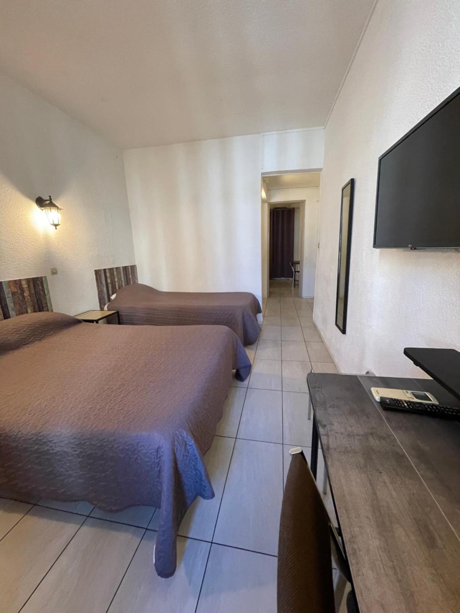 Alexander Hotel