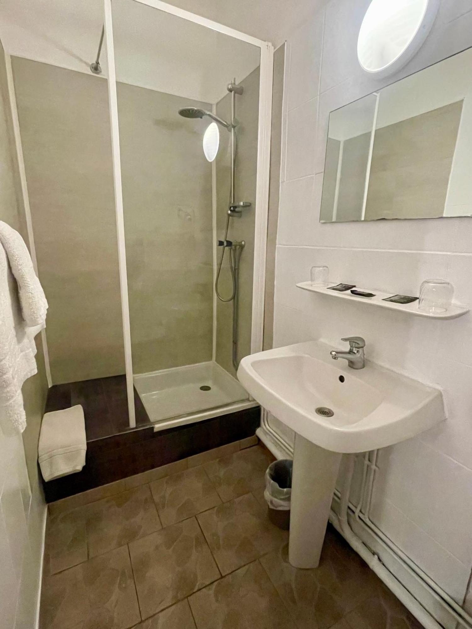 Alexander Hotel 2*
