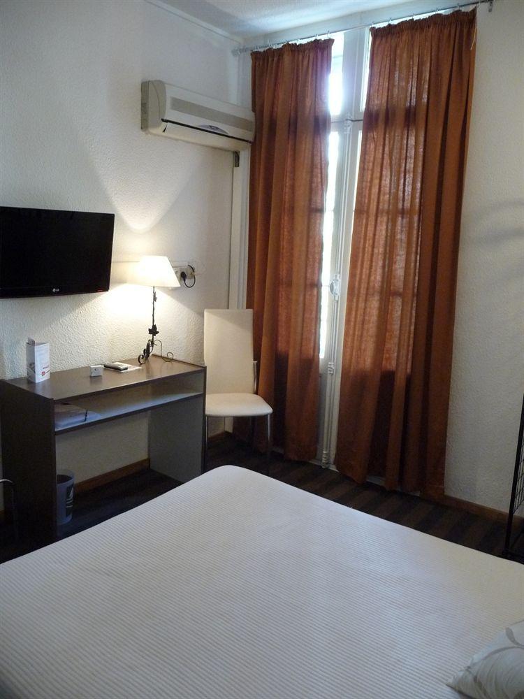 Alexander Hotel